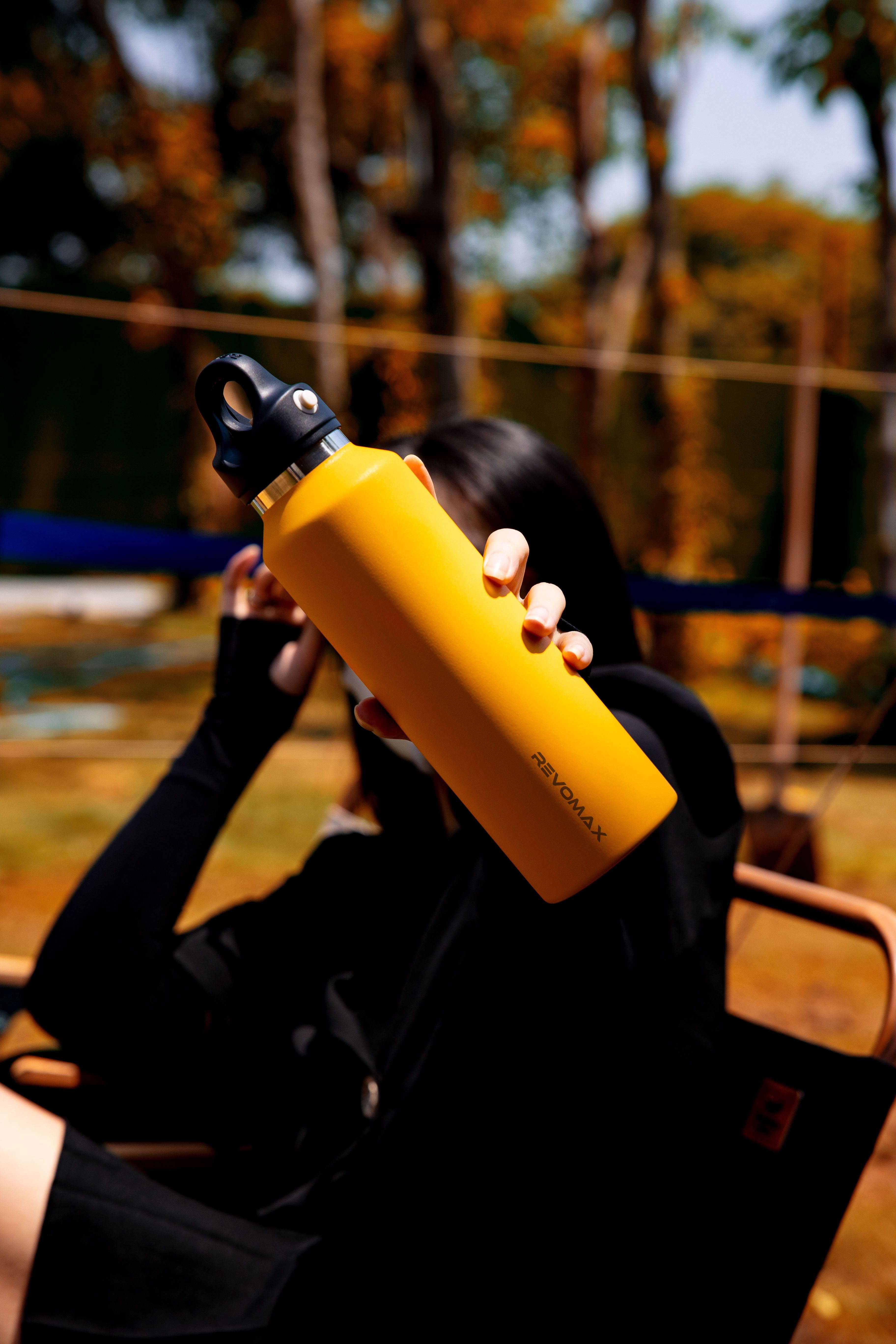 Revomax Classic 20oz Bottle | One-Tap Insulated Drink Bottle | Grommet